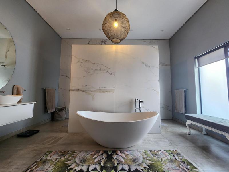 5 Bedroom Property for Sale in Heron Banks Golf Estate Free State